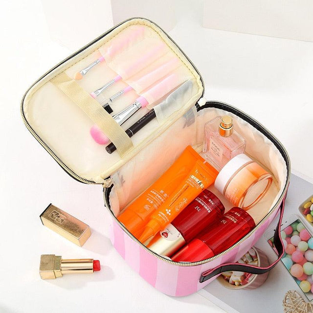 Love Victory Travel Bag for Cosmetics - Item - BAI-DAY 